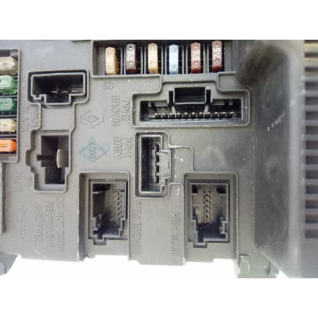 CAJA DE FUSIBLES RENAULT SCENIC